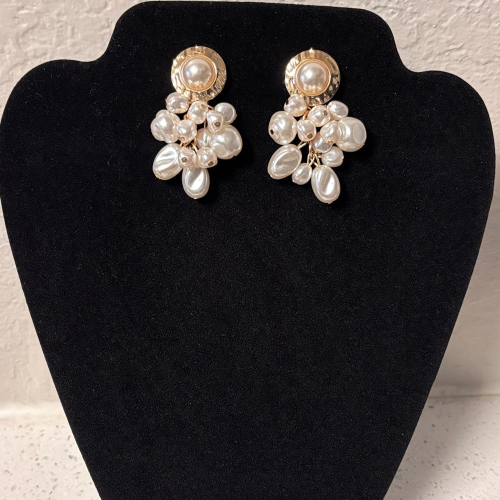 Elegant Pearl Cluster Earrings